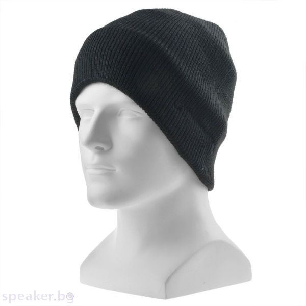 Шапка с вградени Bluetooth слушалки и микрофон, подходяща за спортуване на открито.